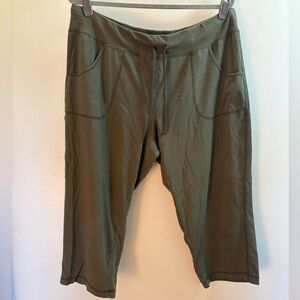 Athletic Works Green Stretch Capri Pants XXL (20)